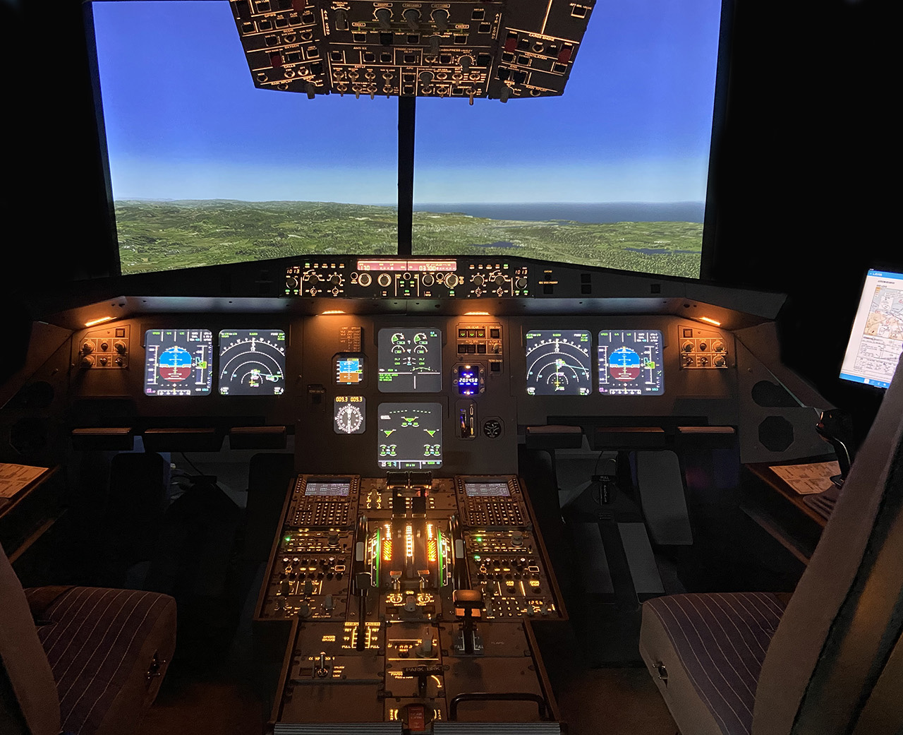 Cabina real del simulador de vuelo Simtra Simulator A320